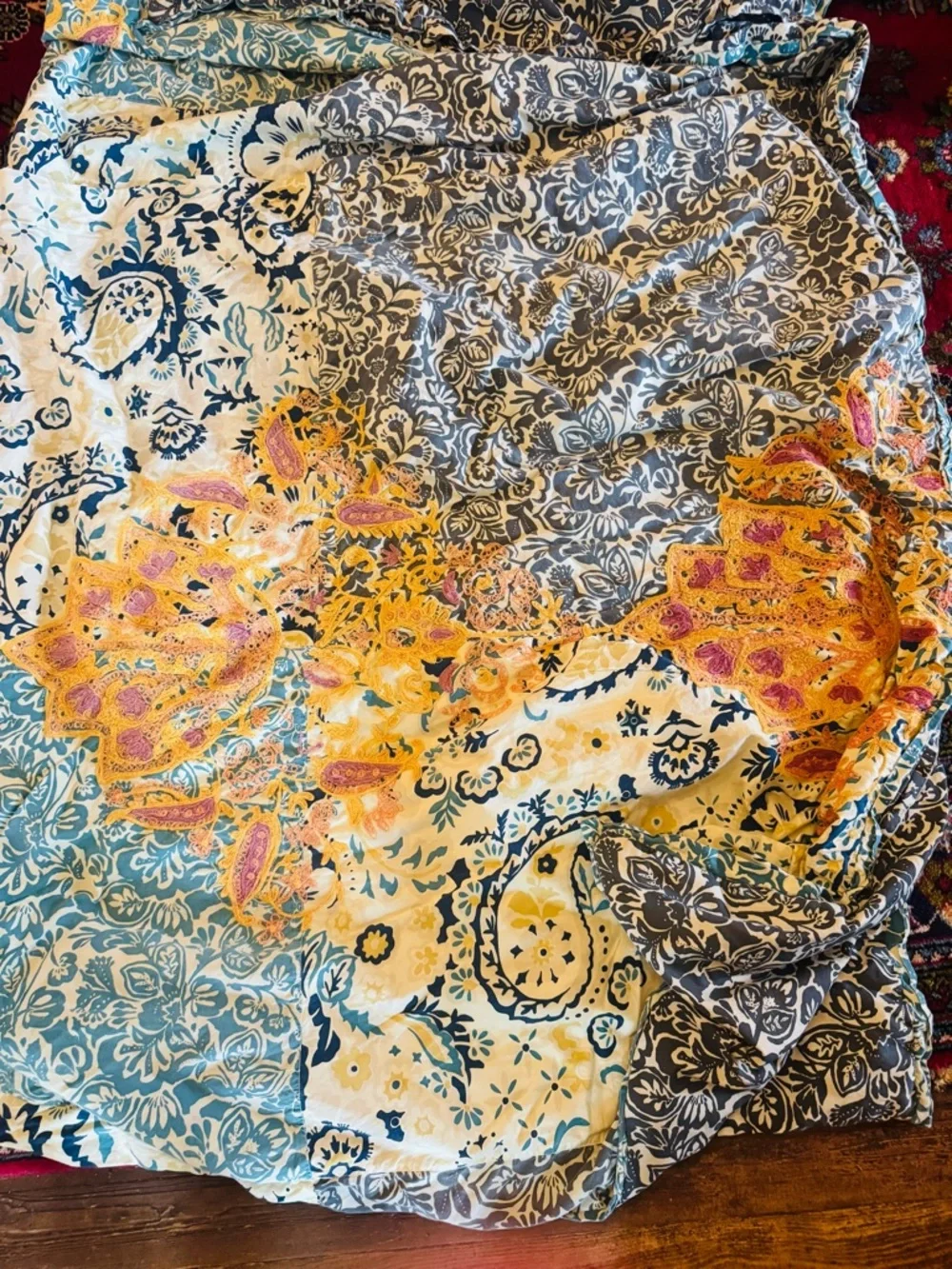 Anthropologie Reversible Duvet Cover, Matching Dust Ruffle, 2 Pillow Shams